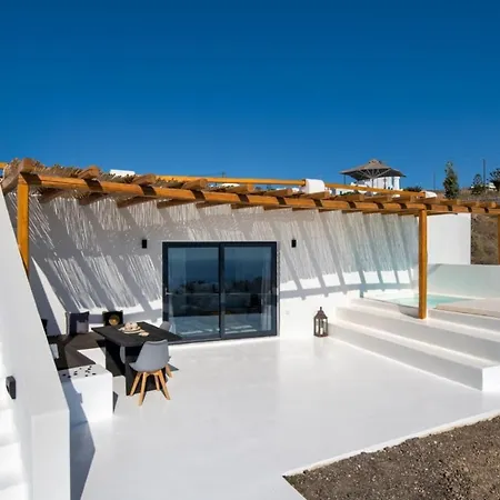 Superior Santorini 1 Bedroom Thea Private Heated Jacuzzi Beautiful Sea Views 이메로비글리